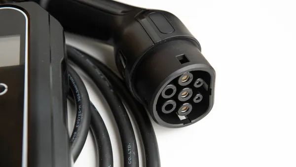 PREMIUM INSTELBARE MOBIELE LADER/LAADKABEL STOPCONTACT TYPE 2 3FASE 8A16A 5,5KW11KW VOOR DS 3