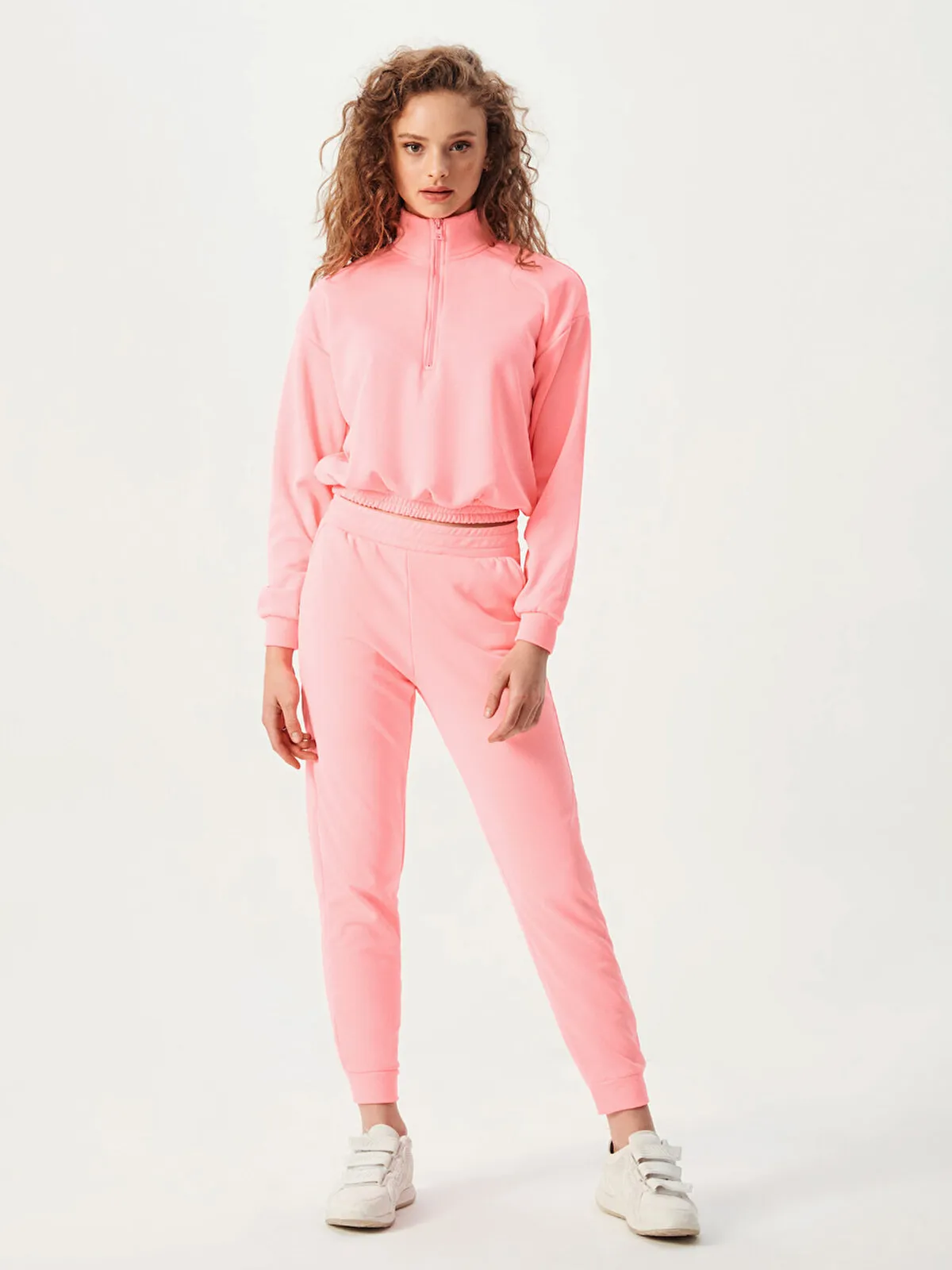 Straight Collar Turtle Neck Zipper Closing Roze Sweatshirt